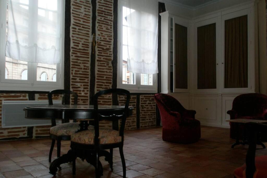Logis De Sainte-Scarbes Apartamento Toulouse Exterior foto